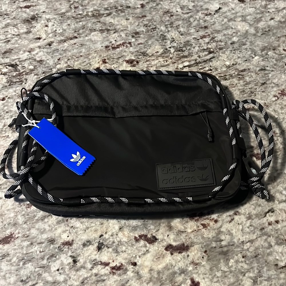 Adidas RYV Airliner bag